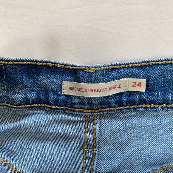 Ribcage Straight Ankle Jeans - Picture 7 of 9